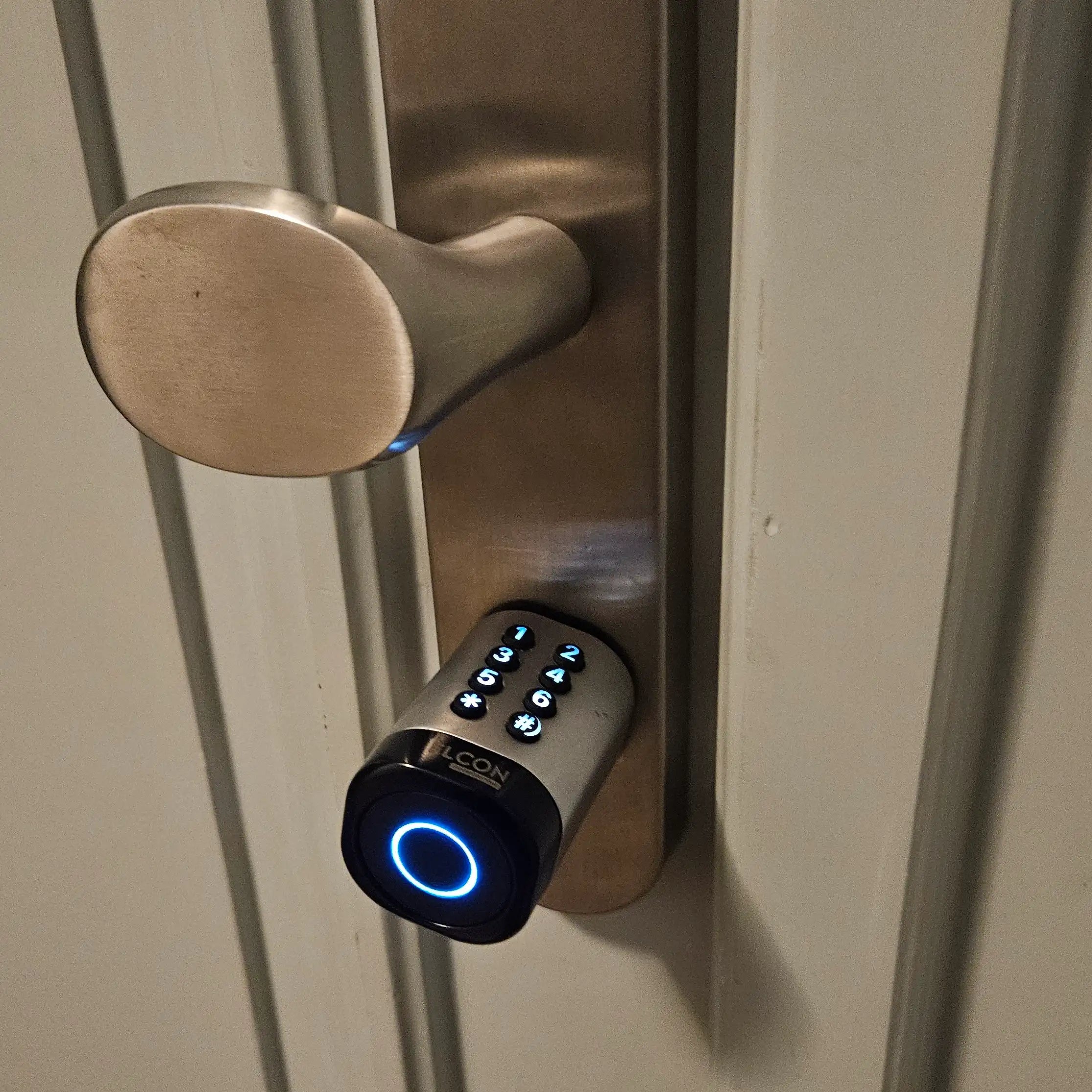 elektronisches Türschoss mit Fingerabdruck im Wien - Biometrisch